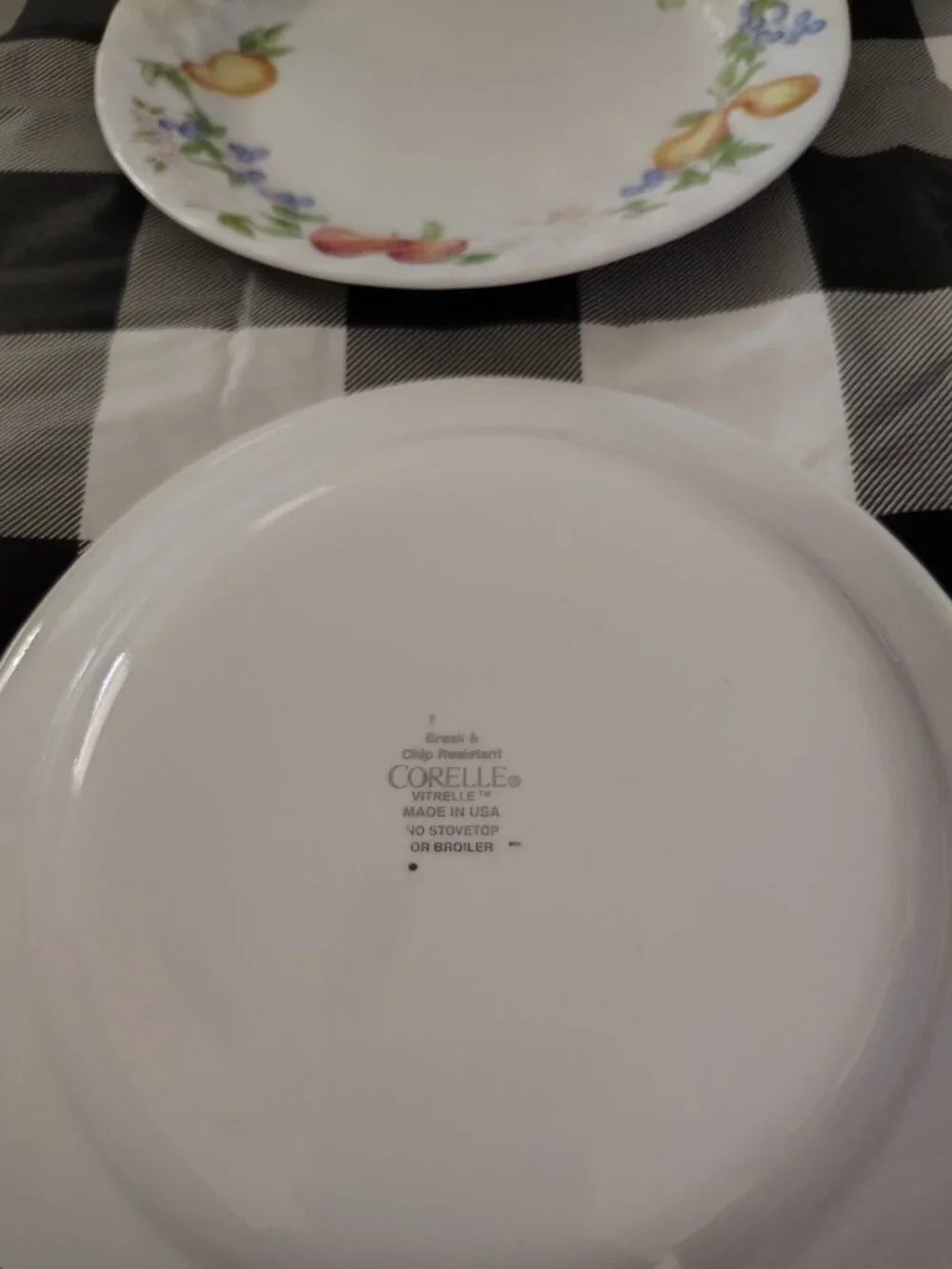2pc Corelle Salad Plate Chutney SWIRL RIM CORNING Fruit Apple Pear Blueberries